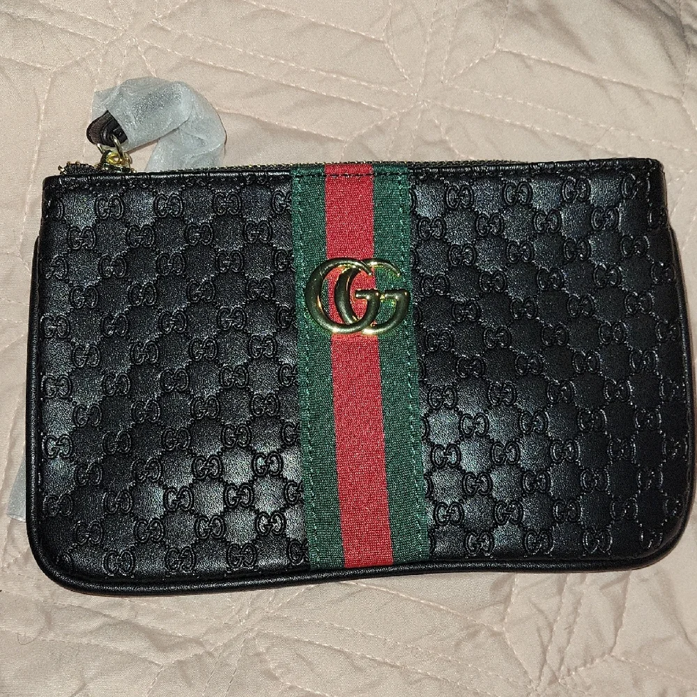 Black Pouch with Signature Red and Green Stripe - Picture 1 of 1